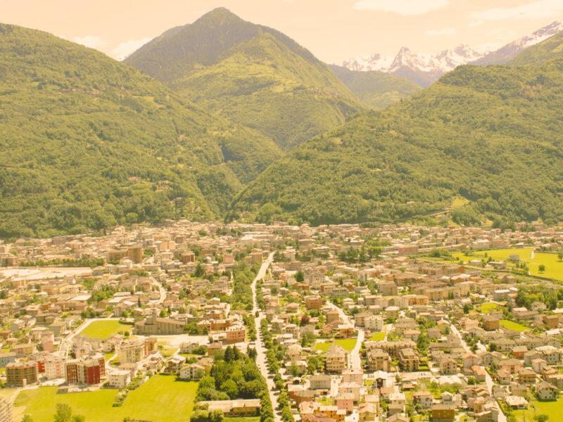 Bassa Valtellina, un gioiello incastonato tra lago e montagna